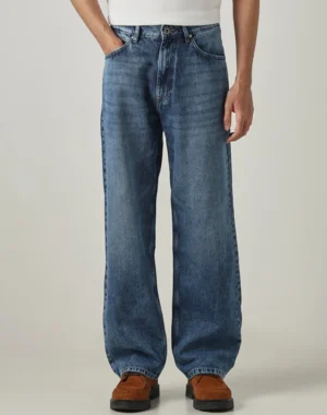 Classic Straight-Leg Denim – Authentic Indigo Wash